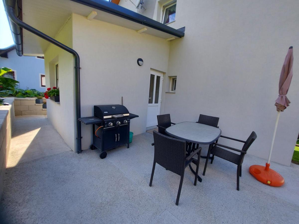 Privatzimmer Roland Hutten Exterior foto